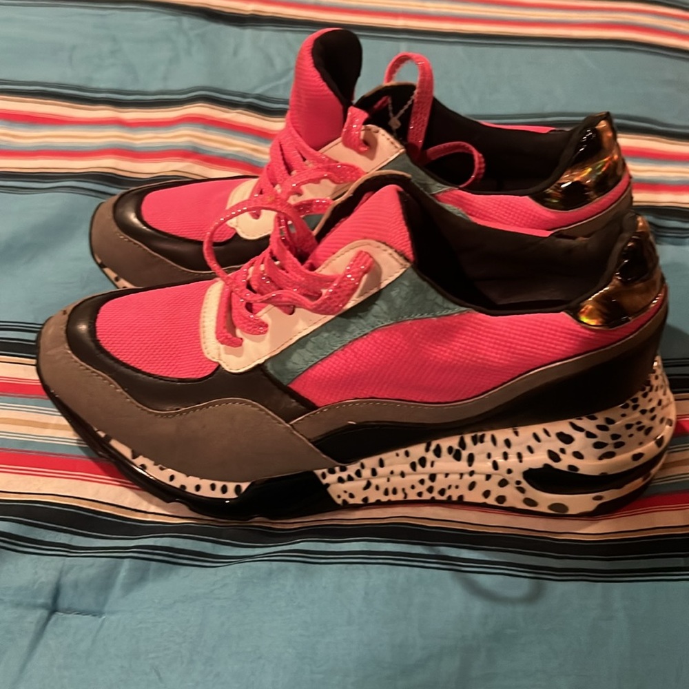 Shoes - Picture 2 of 3